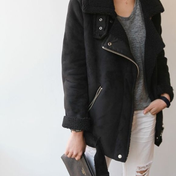 Hi Poshers! - Picture 2 of 5